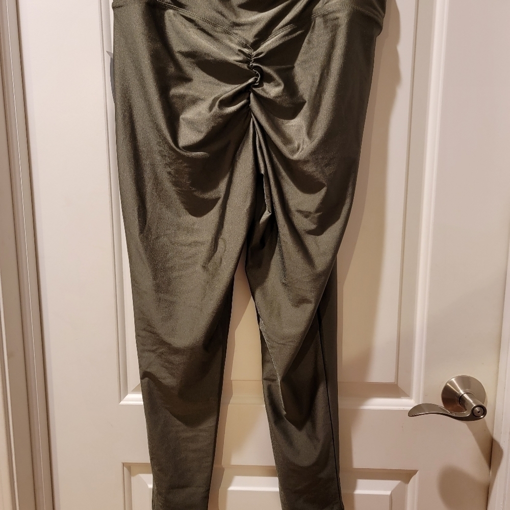 NWT Torrid Olive Workout Leggings Size 1X - Picture 5 of 6